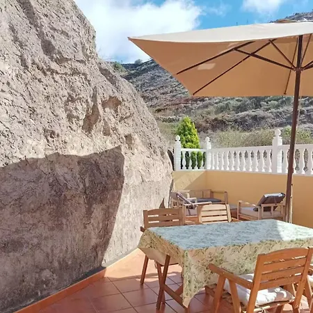 House Palominos Galdar * Juncalillo